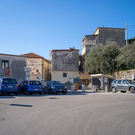 Minuta Skyline Apartment Pontone Bagian luar foto