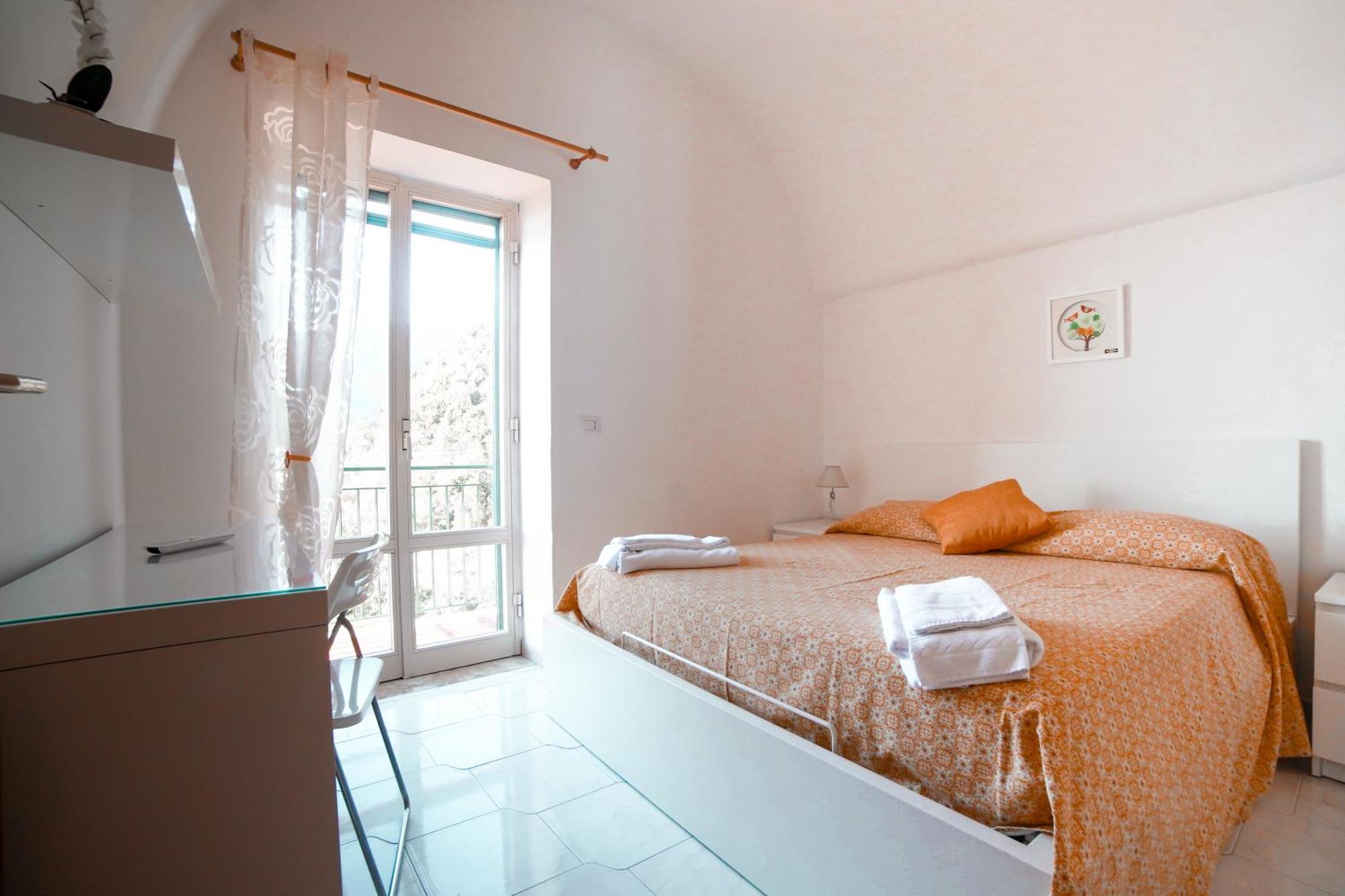 Minuta Skyline Apartment Pontone Bagian luar foto